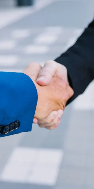 Vendita conclusa, stretta di mano
